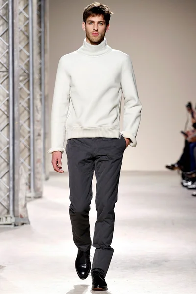 Look 12